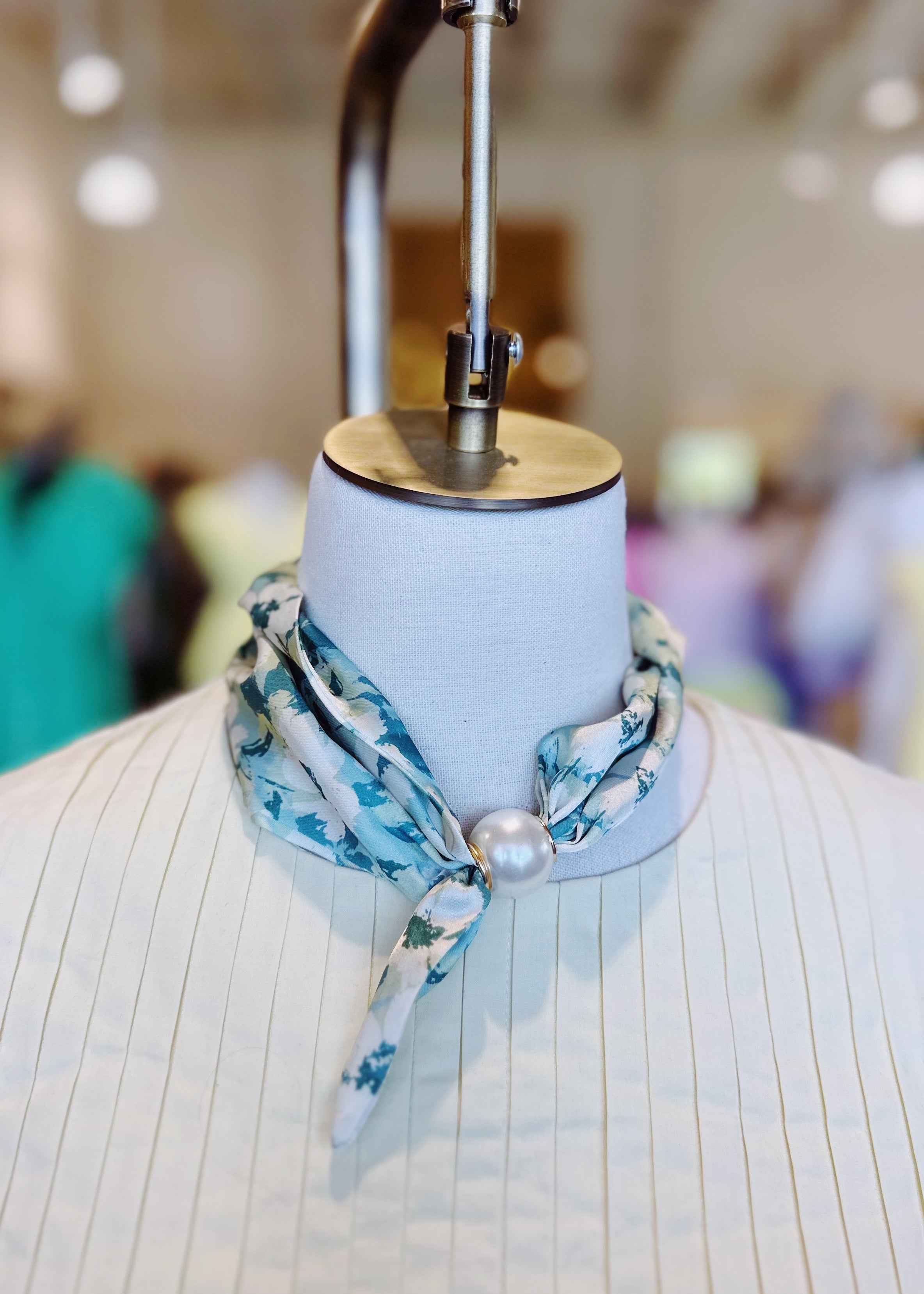 Pearl Magnet Floral Scarf Necklace