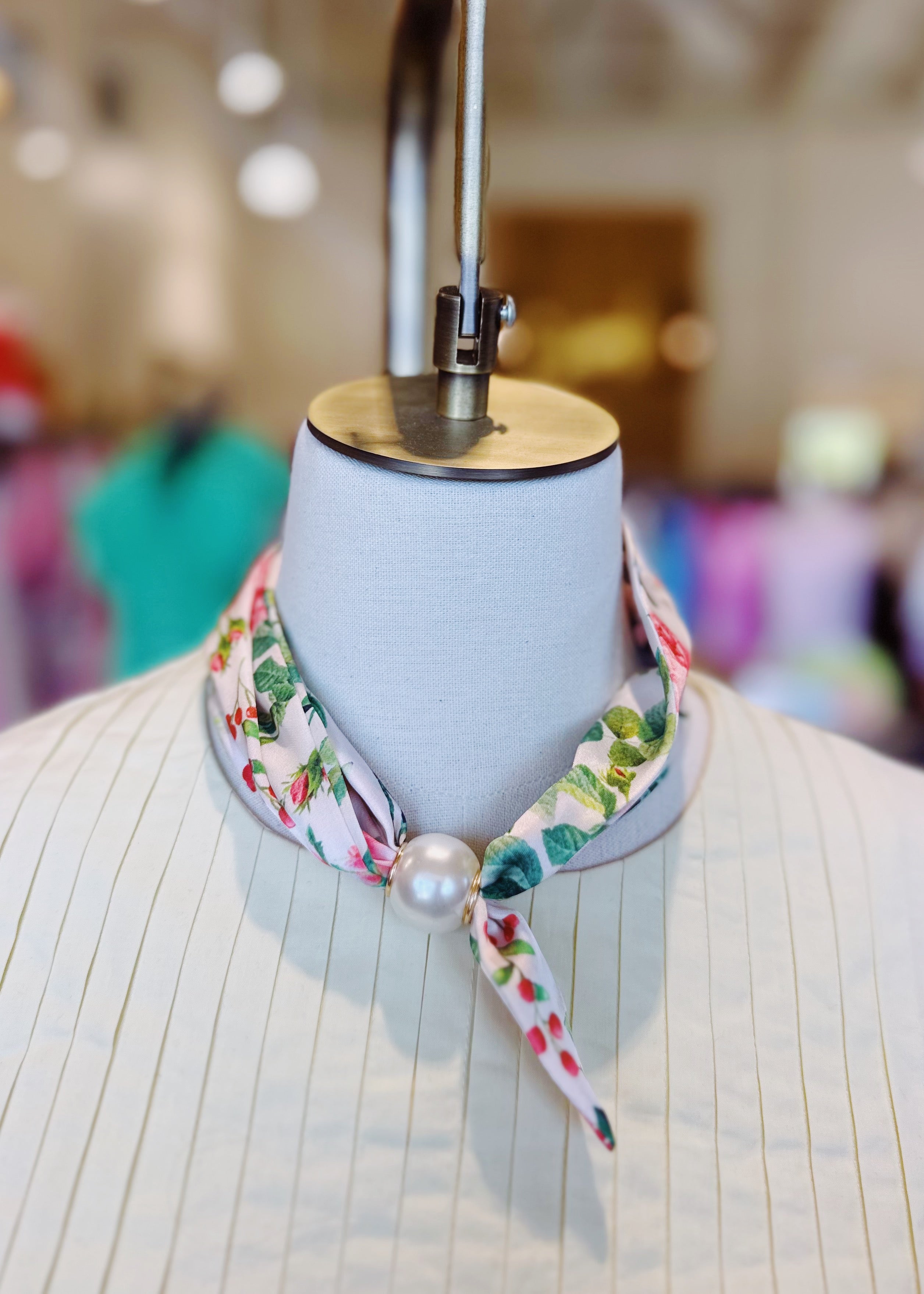 Pearl Magnet Floral Scarf Necklace