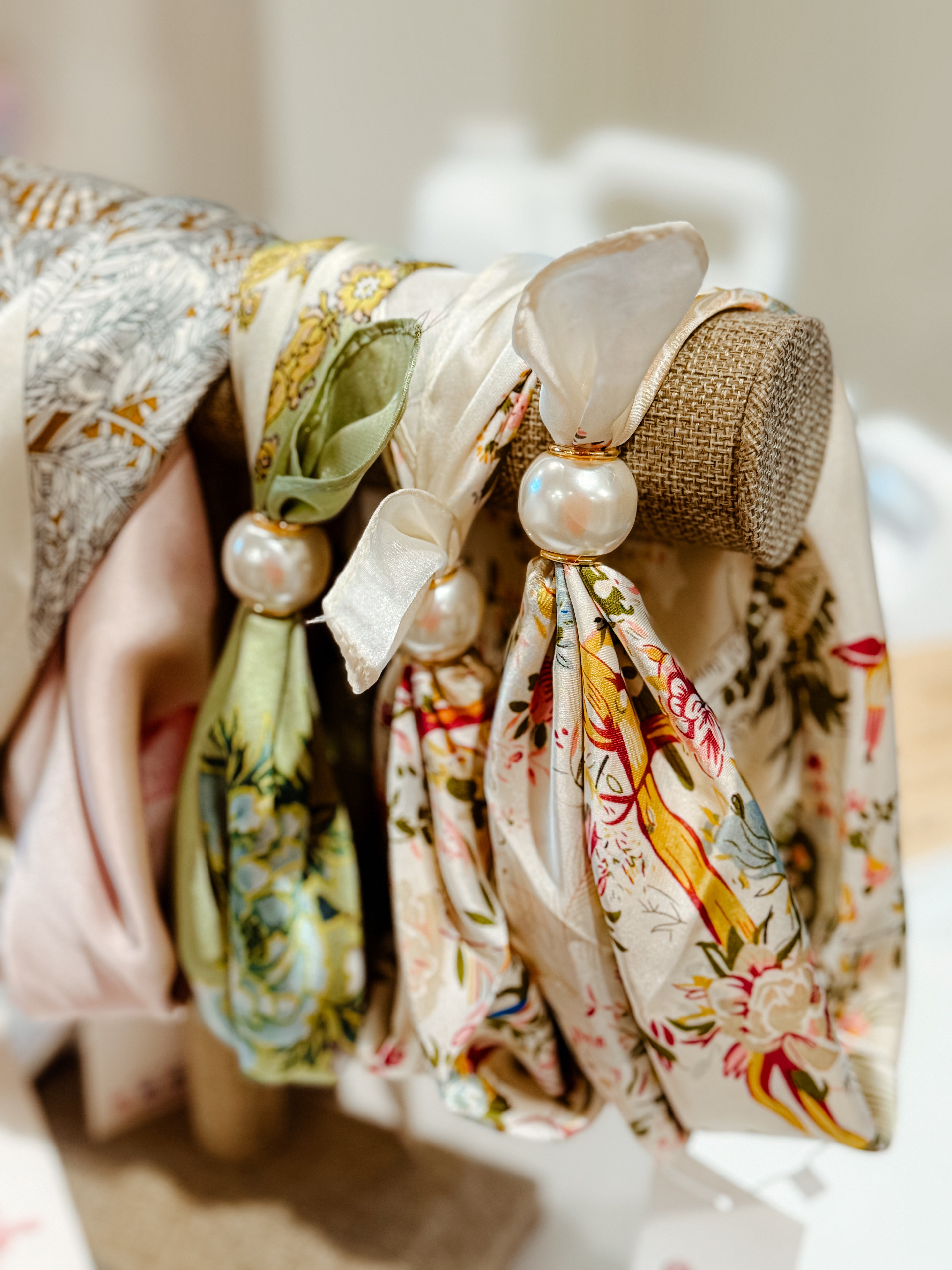 Pearl Magnet Floral Scarf Necklace