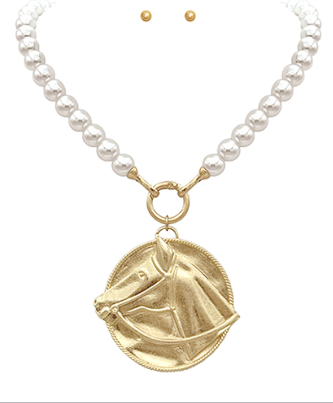 Dakota Horse Round Pendant & Pearl Necklace Set