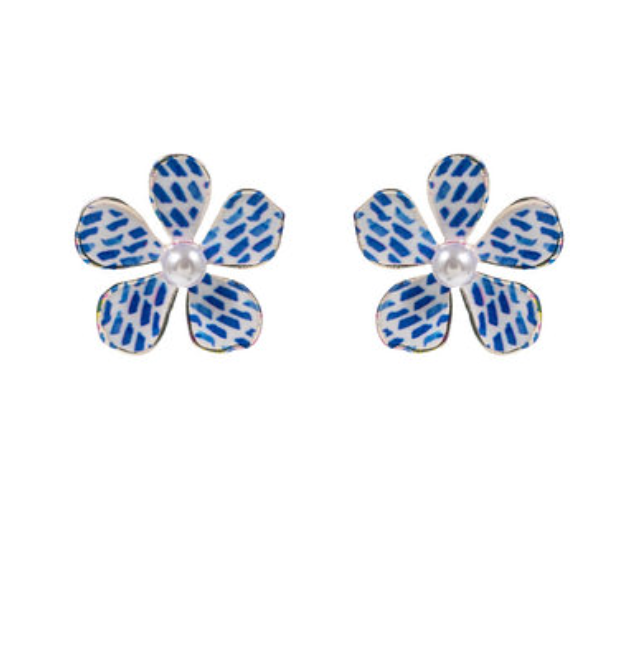 Patterned Flowe Pearl Earrings