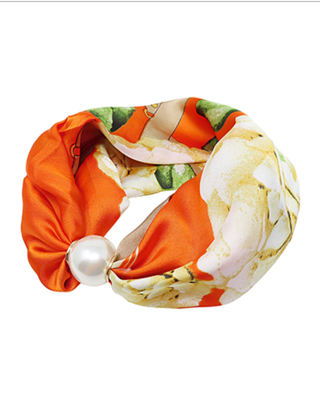 Pearl Magnet Floral Scarf Necklace