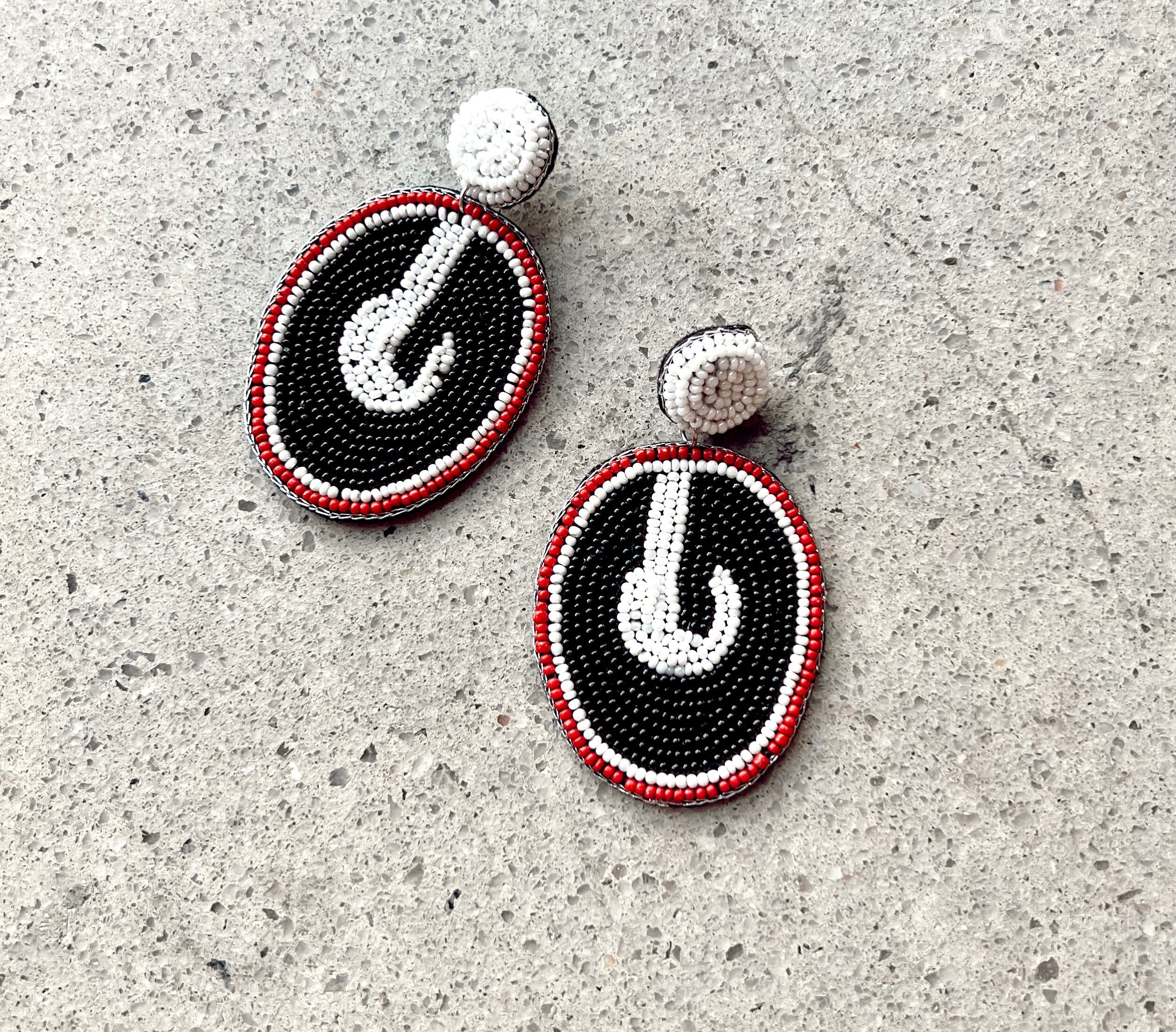 GA Bulldog Beaded Earrings